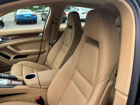 Used 2014 Porsche Panamera S image 13