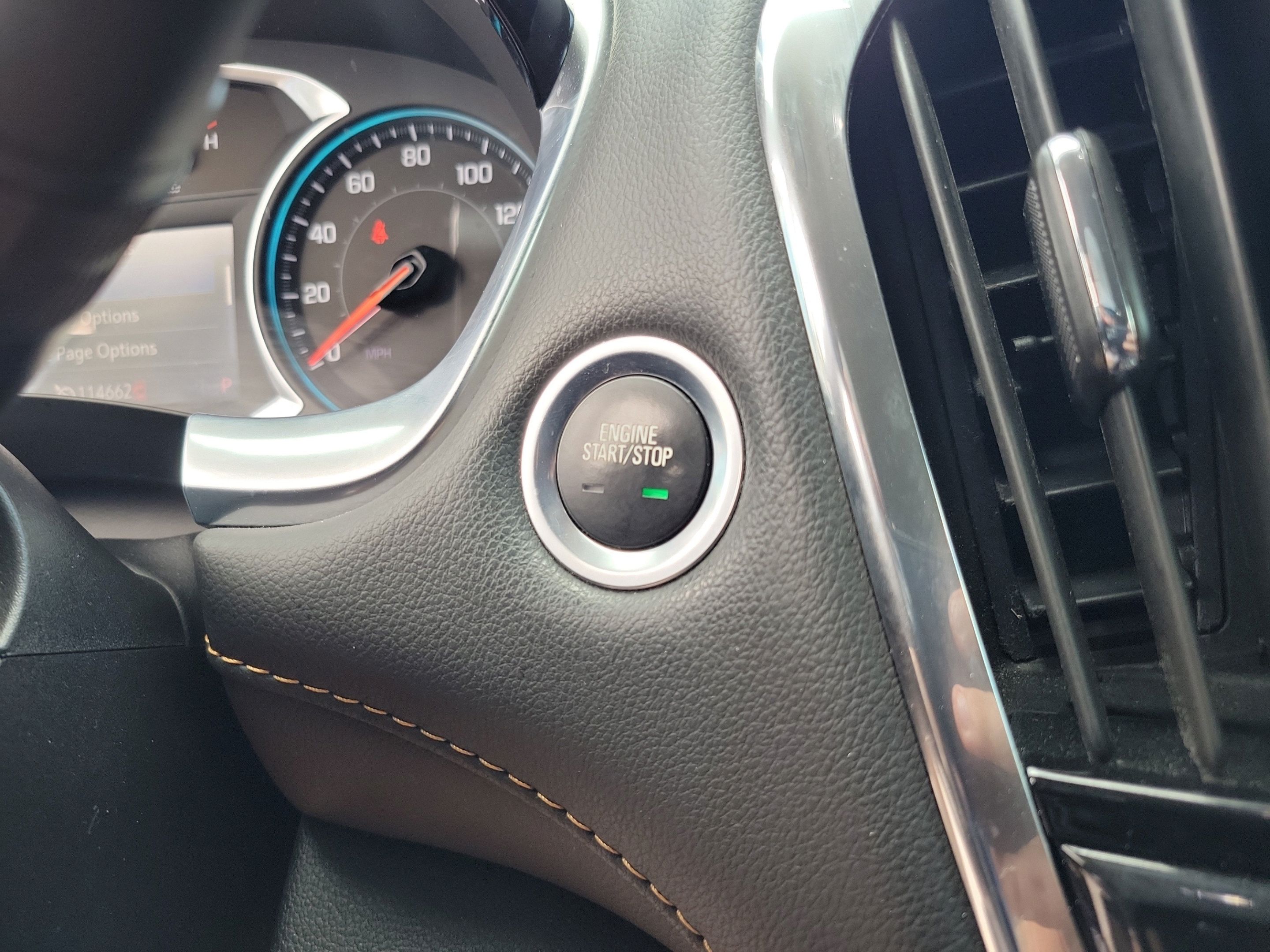 Used 2020 Chevrolet Traverse LT FWD image 29