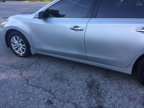 Used 2014 Nissan Altima 2.5 S w/ Sport Value Package image 5