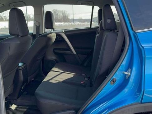 Used 2016 Toyota RAV4 LE image 10