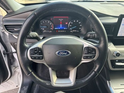 Used 2021 Ford Explorer XLT w/ Equipment Group 202A image 26