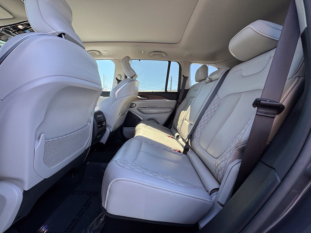 Used 2023 Jeep Grand Cherokee Summit w/ Adv Protech Group IV RWD image 34