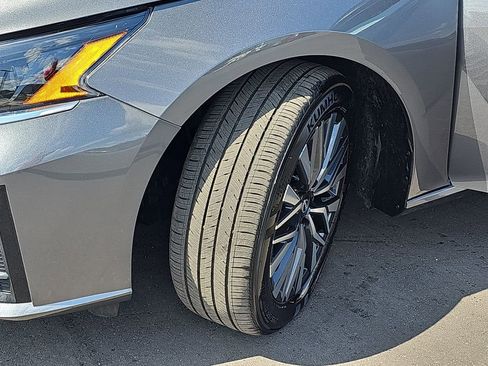 Used 2025 Nissan Altima 2.5 SV image 34