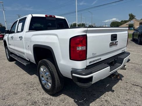Used 2018 GMC Sierra 2500 Denali w/ Duramax Plus Package AWD/4WD image 20