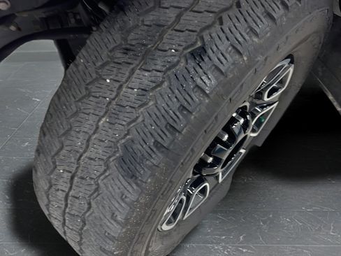 Used 2025 Ford F250 Platinum AWD/4WD image 41