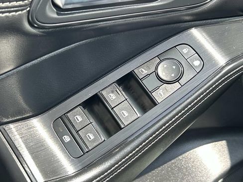 Used 2023 Nissan Rogue SV w/ SV Premium B Package AWD/4WD image 19