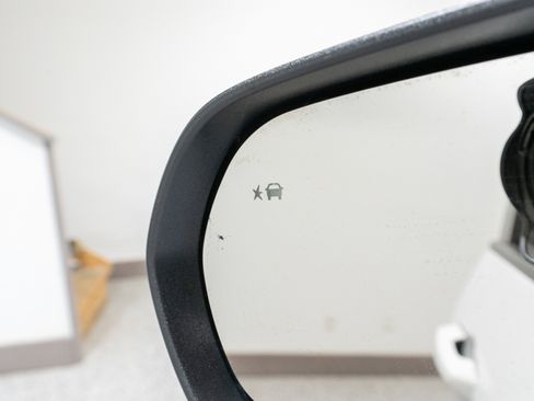 Used 2024 Chevrolet Traverse Z71 image 13