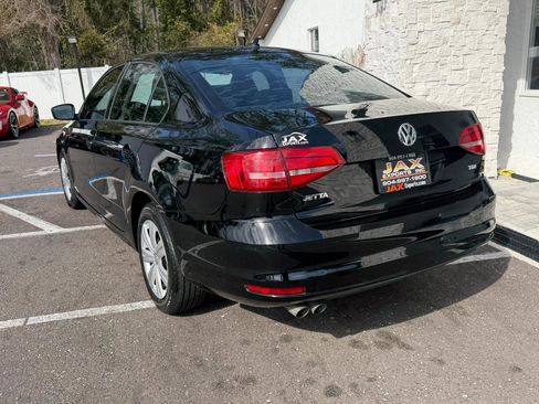 Used 2015 Volkswagen Jetta TDI S image 10