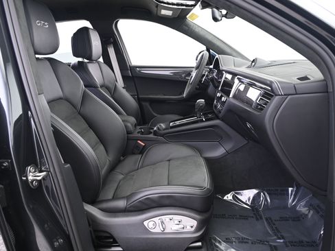 Used 2026 Porsche Macan GTS image 23
