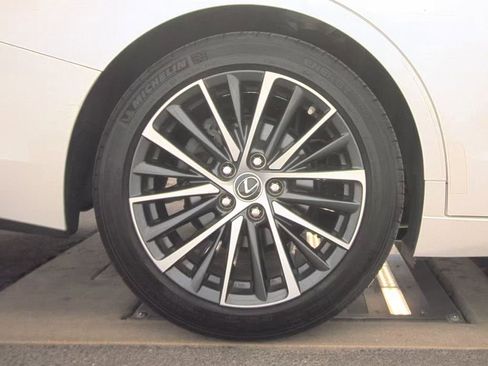 Used 2023 Lexus ES 350 w/ Premium Package FWD image 12