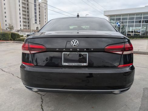 Used 2020 Volkswagen Passat 2.0T SEL image 5