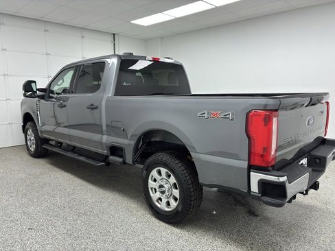 Used 2024 Ford F250 XLT image 9