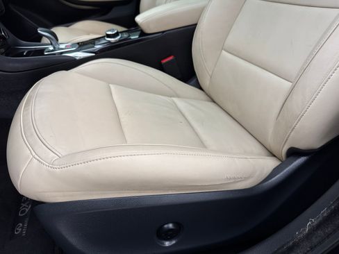 Used 2017 INFINITI QX30 Premium w/ Navigation Package FWD image 35