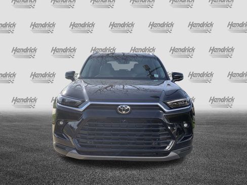 Used 2025 Toyota Grand Highlander AWD image 3