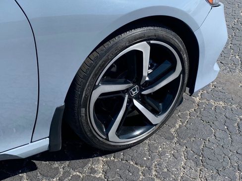 Used 2022 Honda Accord Sport image 9