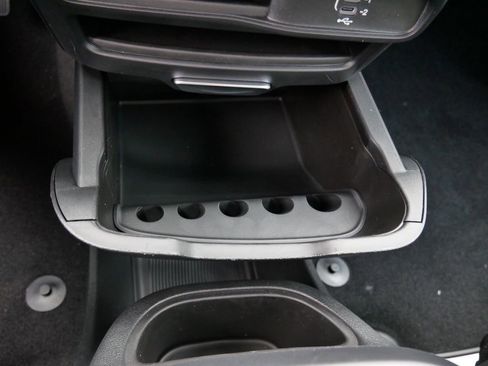 New 2026 Chrysler Pacifica Select AWD/4WD image 39