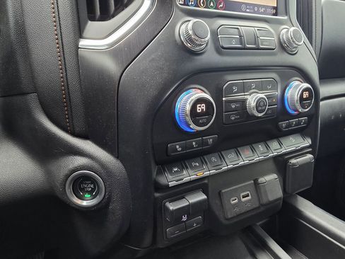 Used 2021 GMC Sierra 1500 AT4 w/ AT4 Premium Package image 18