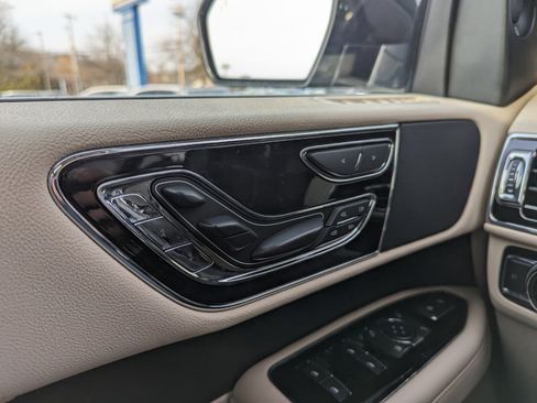 Used 2020 Lincoln Navigator L Reserve w/ Equipment Group 201A Reserve image 30