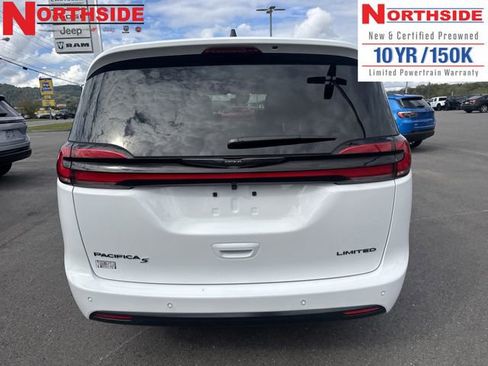 New 2026 Chrysler Pacifica Limited w/ Uconnect Theater Family Group image 7