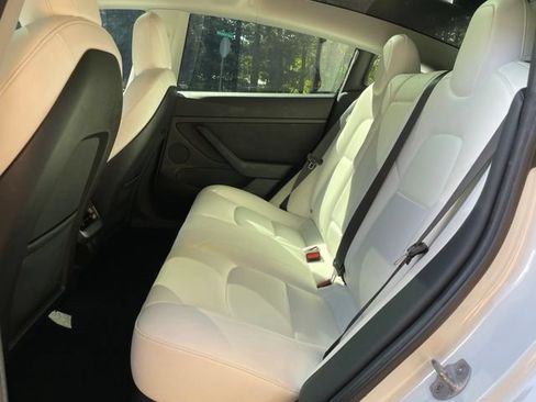 Used 2022 Tesla Model 3 Long Range AWD/4WD image 15