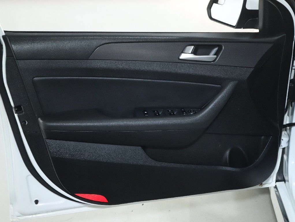 Used 2017 Hyundai Sonata Sport w/ Value Edition Package 02 FWD image 15