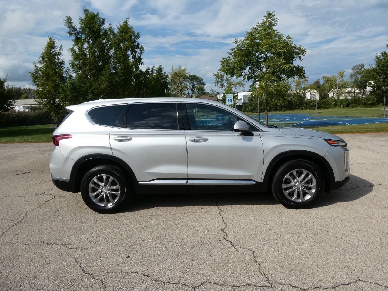 Used 2019 Hyundai Santa Fe SEL FWD image 4
