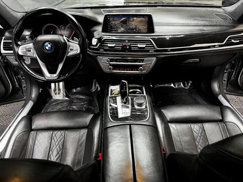 Used 2016 BMW 750i image 38
