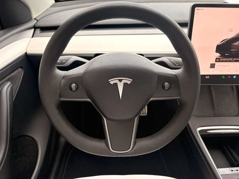 Used 2023 Tesla Model Y Performance AWD/4WD image 19