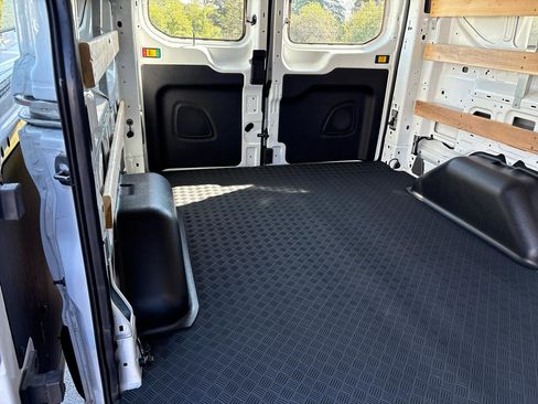 Used 2024 Ford Transit 250 Low Roof w/ Exterior Upgrade Package RWD image 28