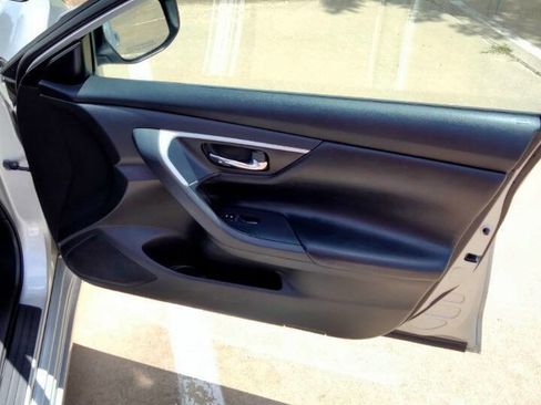 Used 2018 Nissan Altima 2.5 S w/ S Convenience Package image 19