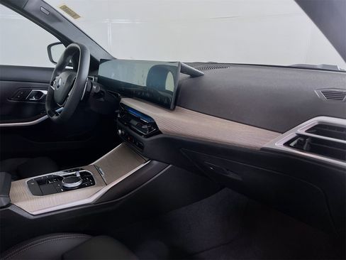 Used 2025 BMW 330i Sedan image 31