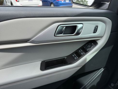 New 2026 Ford Explorer Active RWD image 23