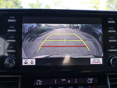 Used 2023 Toyota Sienna Limited FWD image 52