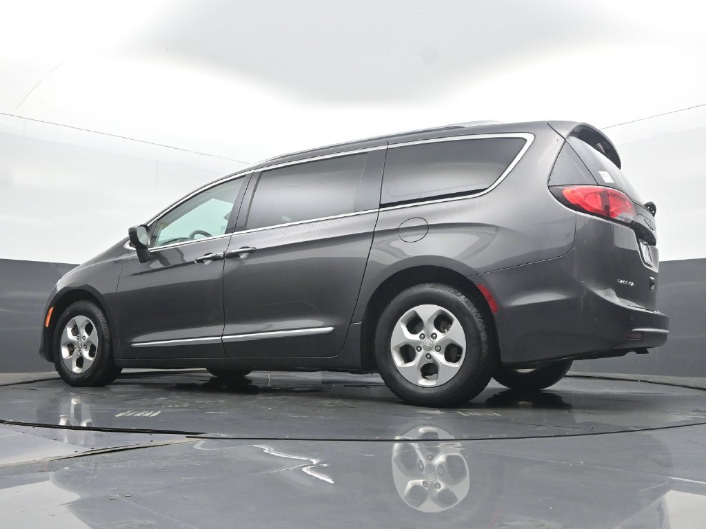 Used 2017 Chrysler Pacifica Touring-L Plus FWD image 51