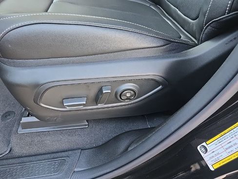 New 2025 Jeep Grand Cherokee L Limited w/ Luxury Tech Group II image 38