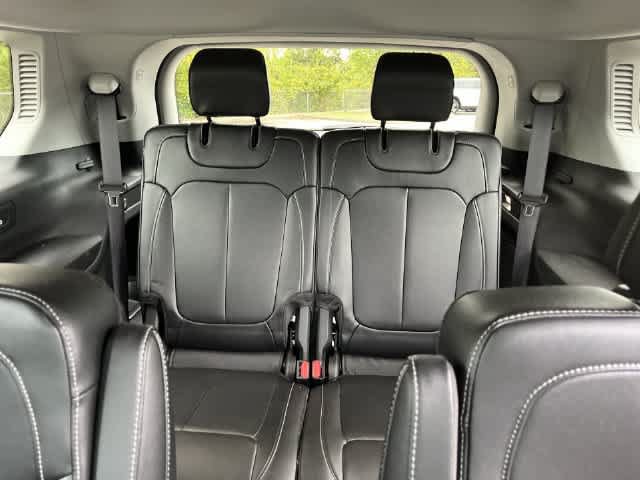 Used 2024 Jeep Grand Cherokee L Limited w/ Black Appearance Package AWD/4WD image 35