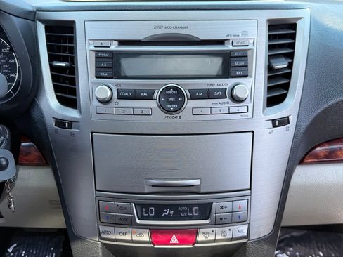 Used 2011 Subaru Outback 2.5i Limited AWD/4WD image 26