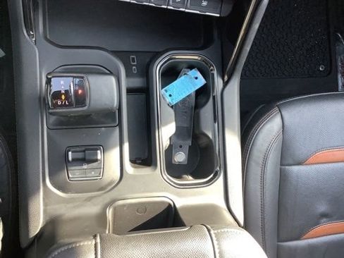 Used 2023 GMC Sierra 1500 AT4 w/ AT4 Preferred Package image 21