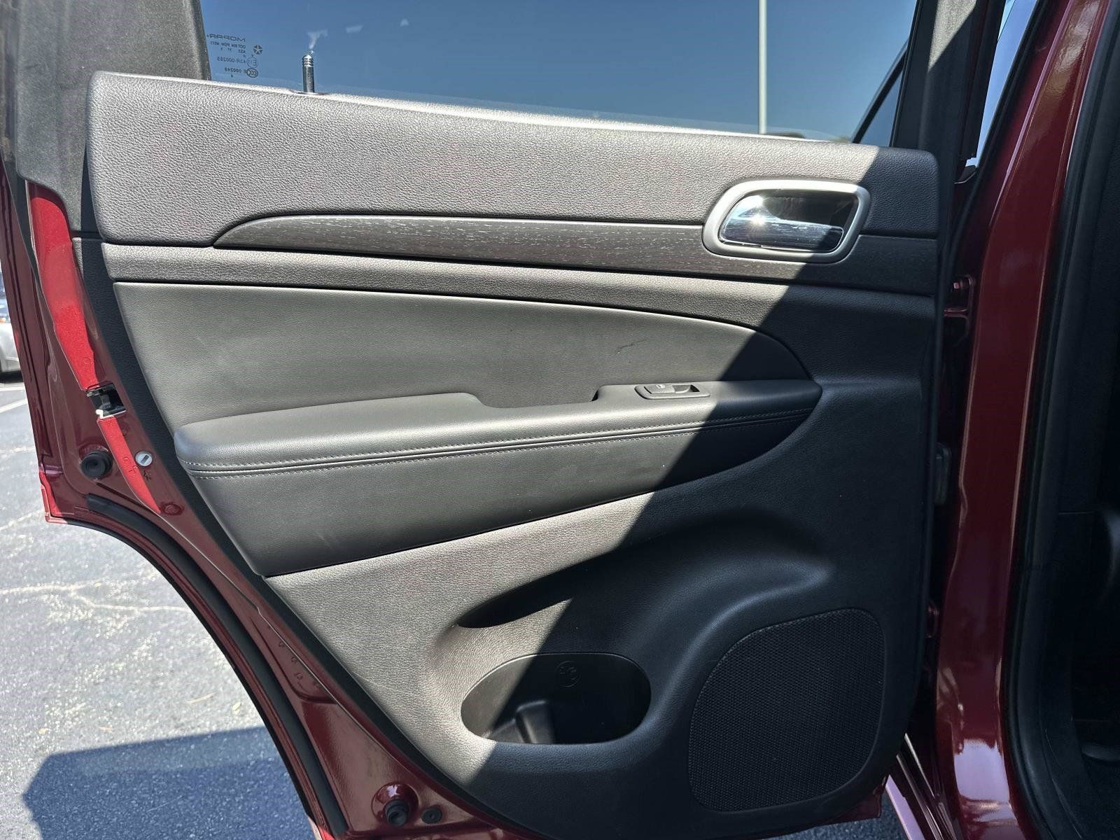 Used 2015 Jeep Grand Cherokee Altitude AWD/4WD image 11
