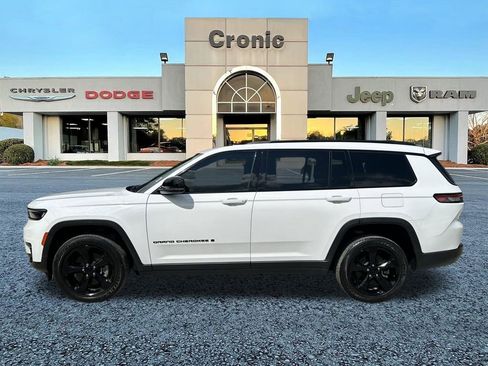 Used 2022 Jeep Grand Cherokee L Laredo image 6
