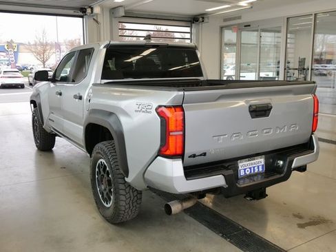Used 2024 Toyota Tacoma TRD Off-Road image 4