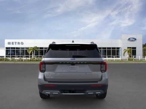 New 2026 Ford Explorer Active w/ Active Comfort Package RWD image 5
