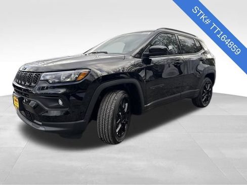 New 2026 Jeep Compass Latitude image 3