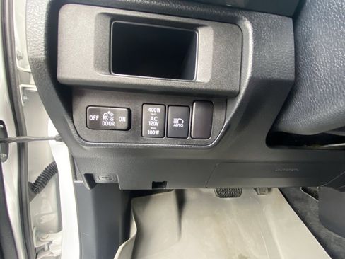 Used 2019 Toyota Tacoma TRD Sport image 11