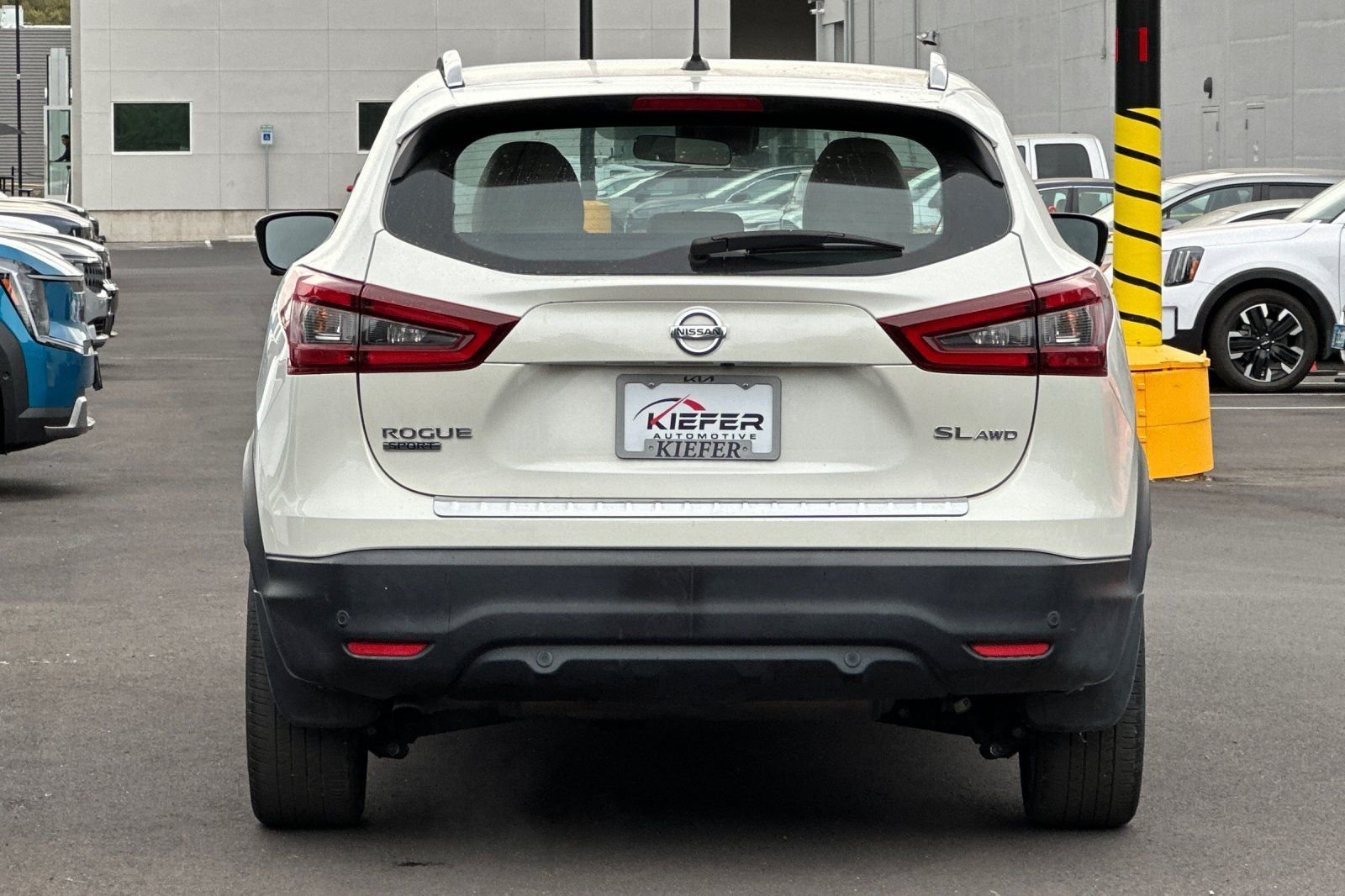 Used 2022 Nissan Rogue Sport SL AWD/4WD image 5