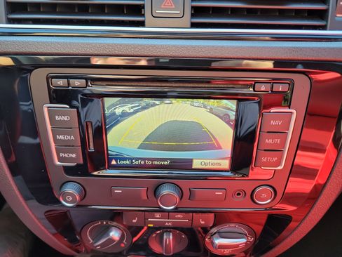 Used 2015 Volkswagen Jetta Sport FWD image 31