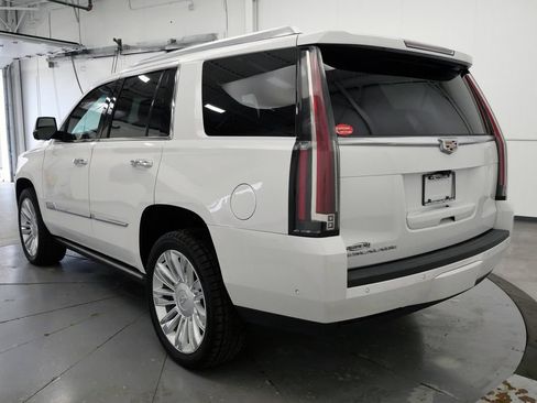 Used 2020 Cadillac Escalade Platinum AWD/4WD image 5