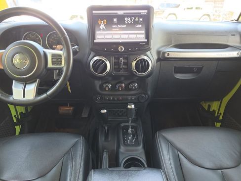 Used 2016 Jeep Wrangler Unlimited Rubicon AWD/4WD image 15