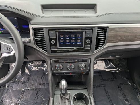 Certified 2023 Volkswagen Atlas SE FWD image 17