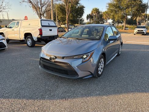 Used 2025 Toyota Corolla LE image 1